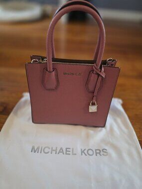 *Like New*Michael Kors small mercer bag